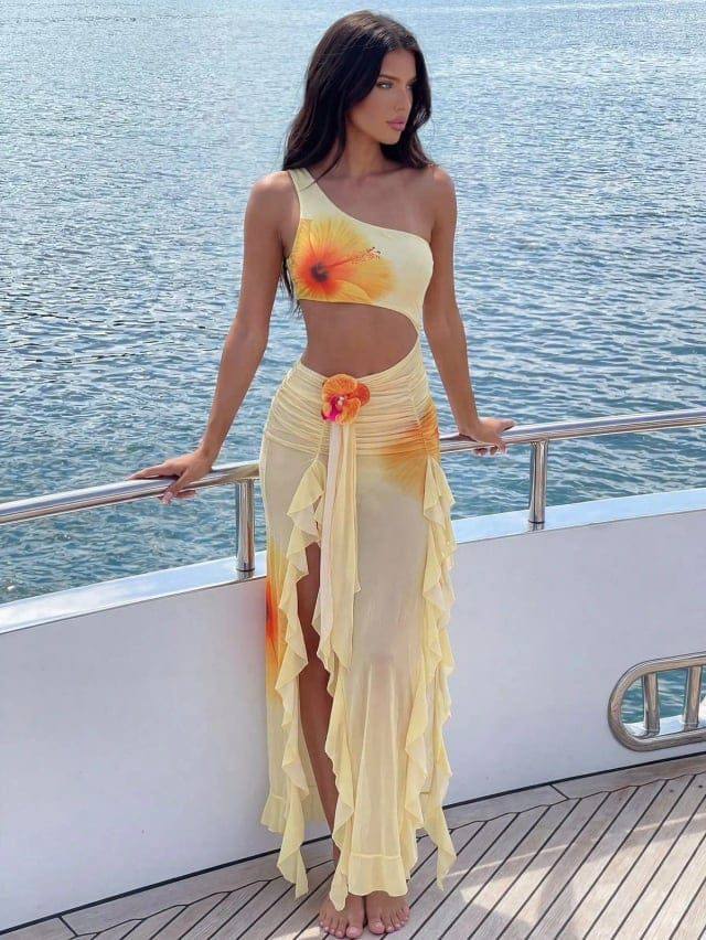 [72862] 2Pcs Floral Print One Shoulder Swimsuit With Coverup (L)